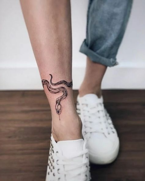 15 Tatuajes para decorar tu tobillo con un toque chic Cucumber Face, Mask Acne, 16 Tattoo, Tato Henna, Gangsta Tattoos, Acne Face, Snake Tattoo Design, Inspiration Tattoos, Face Face