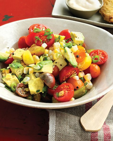 Corn And Avocado Salad, Amazing Salads, Corn Avocado, Corn Avocado Salad, Side Salad Recipes, Fruit And Veggies, Avocado Salad Recipes, Vegetable Side Dishes Recipes, Diner Recept