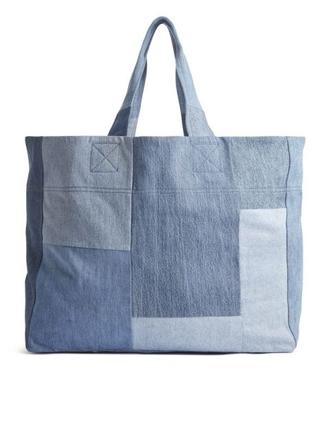 Gallery: Arket goes patchwork denim Denim Patchwork Bag, Mochila Jeans, Denim Bag Patterns, Bags Pattern, Denim Bags, Crazy Patchwork, Diy Bags Purses, Recycled Jeans, Oversized Tote Bag