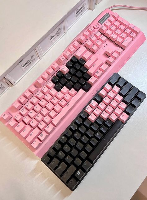 Pink And Black Pc Setup, Couple Gaming Room Setup, Heart Keyboard, Kuromi Room, Black Room Aesthetic, Hello Kitty Games, Games Room Inspiration, Could Be Us, Pink Games