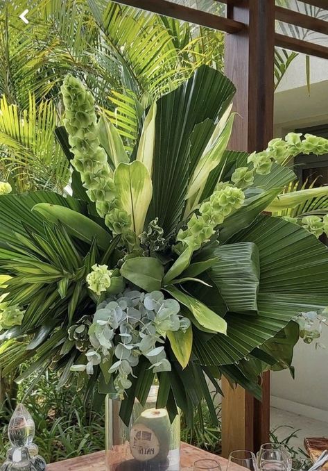 Tall Flower Arrangements, Foliage Arrangements, Tropical Flower Arrangements, Tropical Wedding Inspiration, Greenery Arrangements, Large Flower Arrangements, Luxury Wedding Decor, Creative Flower Arrangements, Flower Vase Arrangements