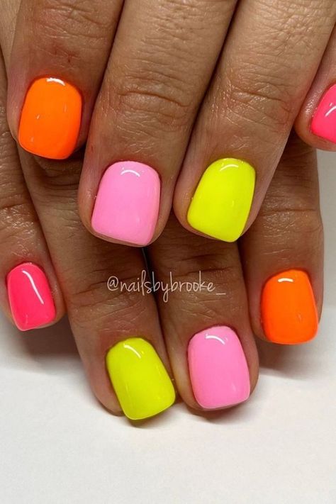 Bright Mismatched Nails Vibrant Summer Nails, Sns Nails Colors, Mani Ideas, Sassy Nails, Summer Shades, Cute Gel Nails, Nails For Kids, Get Nails, Neon Nails