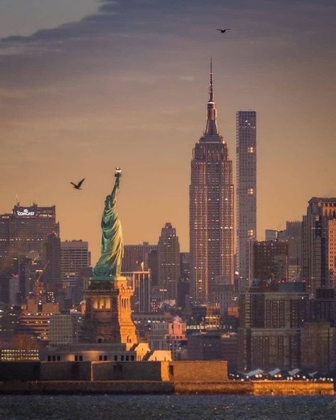 family vacation in New York #vacationmode #vacations #accommodation New York Wallpaper, York Wallpaper, The Statue Of Liberty, Nyc Life, New York Life, New York City Travel, Ny City, New York Travel, City Aesthetic