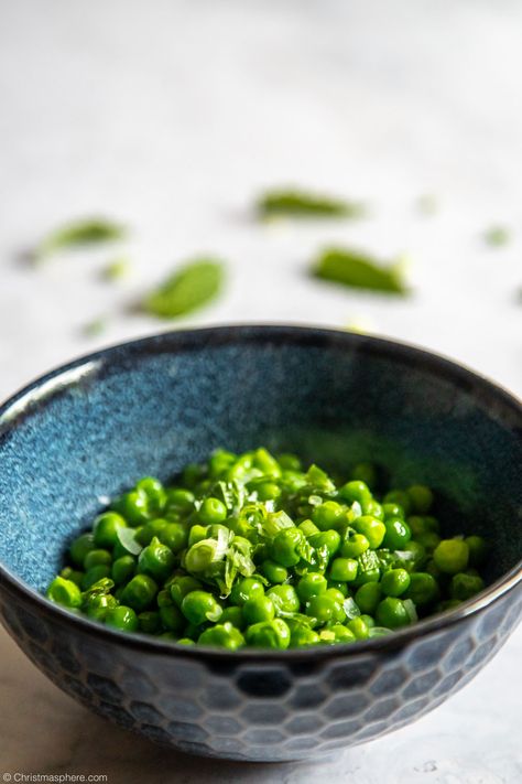 Peas with Mint and Spring Onion - Easy to make Peas Recipe Peas With Mint, Mint Peas Recipes, Spring Onions Recipes, Mint Peas, Spring Onion Recipes, Mint Garden, Sides Dishes, Swedish Chef, Peas Recipe