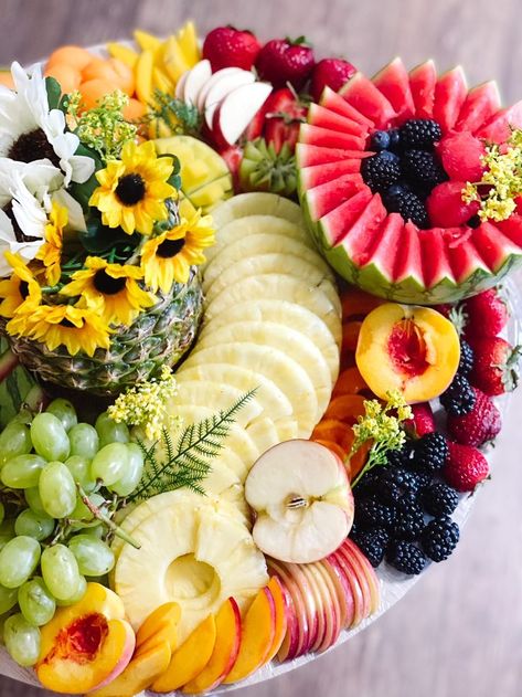 Wild Flower Baby Shower, Fruit Boards, Flower Baby Shower, Wildflower Baby Shower, Charcuterie Inspiration, Flower Shower, Baby Shower Flowers, Birthday Food, Boho Baby Shower