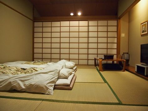 Traditional Japanese Bedroom, Bedroom Japanese Style, Modern Japanese Bedroom, Japanese Bedroom Ideas, Japanese Bedroom Design, Japanese Style Bed, Japanese Style Bedroom, Bedroom Design Styles, Japanese Bedroom