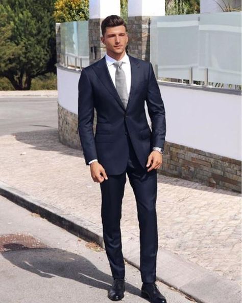 Navy Suit Black Shoes, Blue Suit Black Shoes, Suit With Brown Shoes, Dark Navy Suit, Midnight Blue Suit, Black Wedding Shoes, Best Dressed Men, Navy Suits, Dark Blue Suit