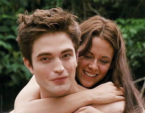 robert pattinson gifs on Twitter: "… " Twilight Honeymoon, Honeymoon Scene, Bella Y Edward, Bella And Edward, Twilight Saga Breaking Dawn, Twilight Stars, Twilight Breaking Dawn, Robert Pattinson And Kristen, Twilight Photos