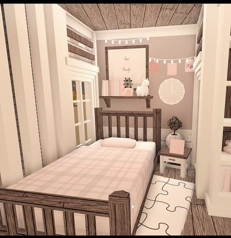 Modern Family House, Blocksburg Room Ideas￼, Tiny House Bedroom, House Plans With Pictures, House Decorating Ideas Apartments, Small House Layout, Simple Bedroom Design, Tiny House Layout, Diy House Plans