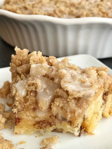 Cinnamon Rolls Homemade No Yeast, Easy Cinnamon Roll Casserole, Cinnamon Rolls No Yeast, Rolls No Yeast, Cinnamon Roll Turkeys, Fall Desserts Apple, Pecan Cinnamon Rolls, Apple Crumb Cakes, Cinnamon Roll Muffins