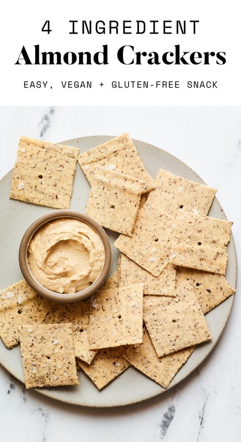 Homemade almond flour crackers with 4 simple ingredients: almond flour, water, flaxseed and salt. They’re low-carb, gluten-free and delish! Almond Flour Crackers Vegan, Clean Eating Crackers, Savory Almond Flour Recipes, Diy Almond Flour, Almond Flour Crackers Recipe, Almond Crackers, Almond Flour Crackers, Paleo Crackers, Savory Cookies