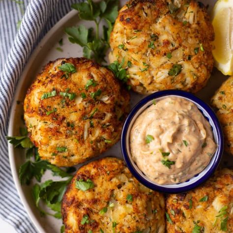 Crab Cakes Baked In Oven, Aioli Recipe For Crab Cakes, Lemon Aioli For Crab Cakes, Aoli Recipe For Crab Cakes, Crab Cakes In Oven, Original Old Bay Crab Cakes, Aioli For Crab Cakes, Seafood Aioli, Seafood Cake