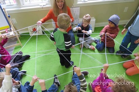 Very Busy Spiders... indoor busy activity... make a giant yarn spiderweb to crawl in/under/over Halloween Kita, The Very Busy Spider, Spider Activities, Spider Theme, Insects Preschool, Bugs Preschool, Giant Yarn, Busy Activities, Insects Theme