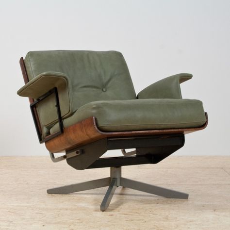 Modern Leather Swivel Chair, Mid Century Modern Swivel Chair, Green Leather Chair, Mid Century Office Chair, Mid Century Modern Lounge, Swivel Lounge Chair, Office Chair Design, Modern Office Chair, Modern Sofas