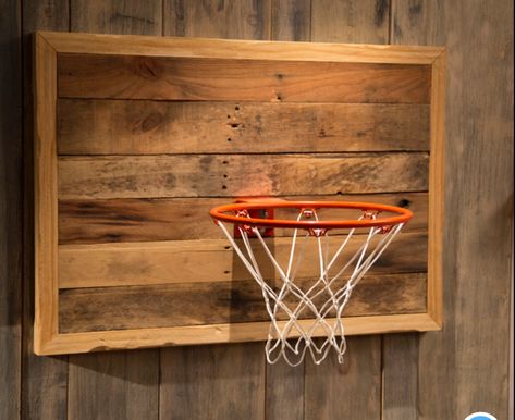 Pallet wood basketball hoop Diy Basketball Hoop, Diy Basketball, Reclaimed Pallets, Man Cave Home Bar, Wooden Pallet Projects, Reclaimed Pallet Wood, Diy Holz, Themed Room, Wood Pallet Projects