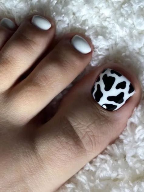 Country Acrylic Nails, Western Nails, Natural Nail Care, Country Nails, Cow Nails, Toe Nail Color, How To Cut Nails, Cute Toe Nails, Pedicure Designs