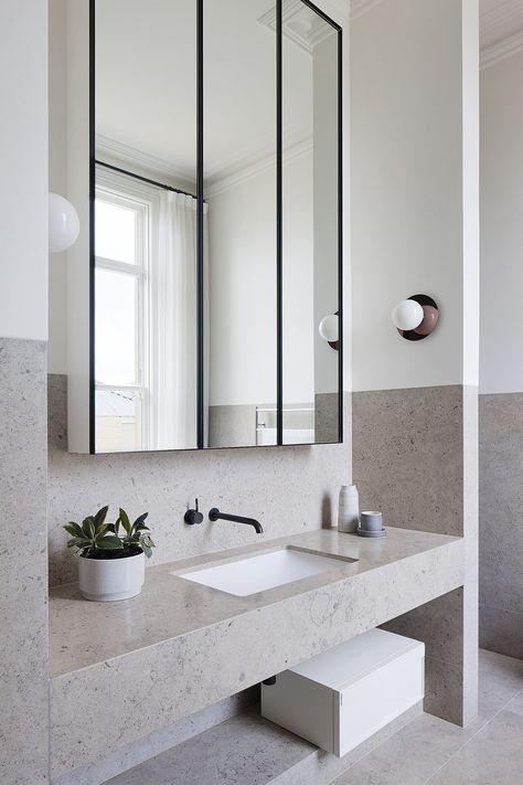 Minimal Bathroom Design, Minimal Bathroom, Australian Interior Design, Bad Inspiration, Bathroom Design Inspiration, Bathroom Mirror Cabinet, Stylish Bathroom, Mirror Cabinets, Bathroom Toilets