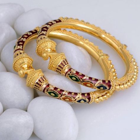 Kangan Gold Bangle Set, Gold Kangan, Gold Bangles Indian, Gold Bangles For Women, Gold Jewelry Outfits, Gold Bangle Set, Real Gold Jewelry, Gold Jewelry Sets, Gold Bride Jewelry