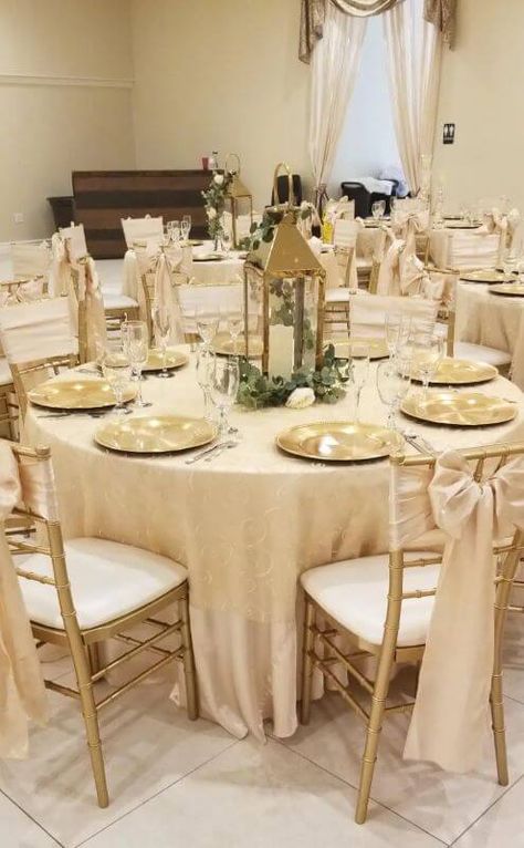 Classy Table Decor, Butterfly Quinceanera Theme, Event Decor Ideas, Party Decorations Table, Quince Themes, Wedding Ambiance, Gold Chargers, White Pillar Candles, Quinceanera Themes