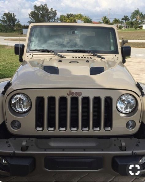 Tan Jeep Wrangler, White Jeep, Driving Games, Dream Cars Jeep, Offroad Jeep, Car Goals, Jeep Lover, Jeep Commander, Getaway Car