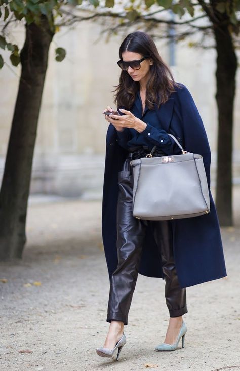 Leila Yavari, Winter Clothes Women Casual, Fendi Peekaboo Bag, Walking Down The Street, Miroslava Duma, Fendi Peekaboo, Looks Black, Women Outfits, Street Chic