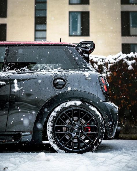 Mini Cooper Graphics, Mini Cooper Works, Mini Cooper Sd, Mini Jcw, Cooper Car, Rims For Cars, Mini Countryman, Car Projects, Mini Cooper S