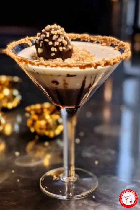 Ferro Rocher Martini, Nutella Cocktail Recipe, Ferrero Rocher Martini, Ferrero Rocher Cocktail, Ferraro Rocher Martini, Frangelico Martini, Drinks With Frangelico, Nespresso Martini Recipe, Liquor 43 Cocktails