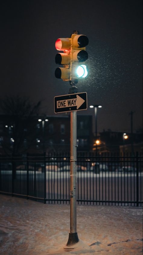 Stop Light Painting, Stop Light Aesthetic, Traffic Light Drawing, Street Lights, Traffic Light Painting, Traffic Astethic, Traffic Light Art, Red Stop Light Aesthetic, Traffic Light Wallpaper