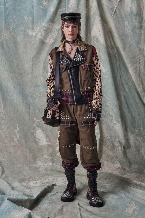 Punk Fashion Male, Solarpunk Fashion, 2023 Menswear Fashion Show, Pre Fall 2023, Animal Print Fashion, Menswear Fashion Show, Estilo Punk, Car Coat, Jeremy Scott