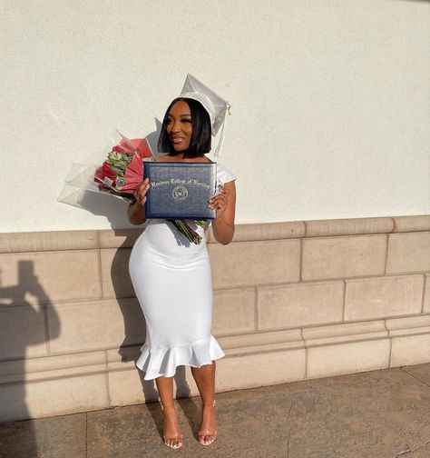 Pinning Ceremony Outfit Nursing, Nursing Photoshoot Ideas Black Women, Graduation Dress High School Classy, Nurse Pinning Ceremony Outfit, Graduation Outfit Black Women, Baddie Graduation Outfit, Graduation Black Women, Black Nurse Photoshoot, Black Nurse Graduation Pictures