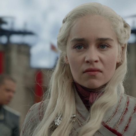 Is Game of Thrones Really Setting up the Battle of the Mad Queens Game Of Thrones Theories, Game Of Thrones Facts, Georgie Henley, Game Of Thrones Quotes, Fire And Blood, Lena Headey, Mini Pizzas, Game Of Thrones Funny, Got Memes