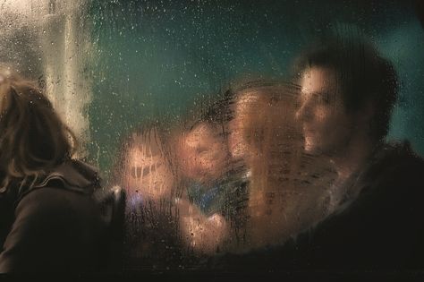 A Voyeuristic View of Londoners Through Night Bus Windows Through A Glass Darkly, A Level Photography, Photography Night, Night Portrait, New Photography, Life Ideas, Ideas Photography, Sense Of Place, Street Photographers