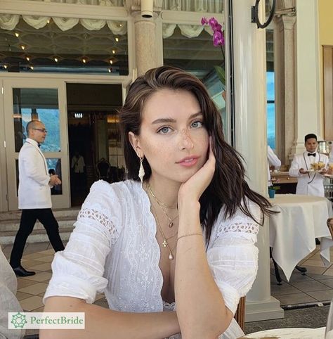 Find beautiful girl from Russia, Ukraine or other Slavic country Dnd Pins, Jess Clement, Jessica Clements, Jessica Clement, Female Face, Trik Fotografi, Brunettes, Girl Face, Pretty Face