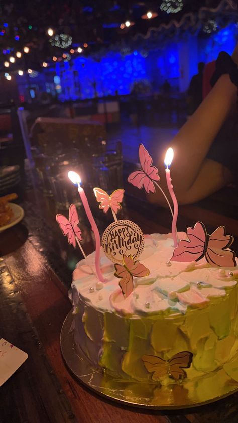 Surprise Birthday Decorations, 17th Birthday Ideas, Glow Birthday Party, Cake Story, Class Birthdays, Birthday Room Decorations, Birthday Quotes Funny For Him, Birthday Captions Instagram, Glow Birthday