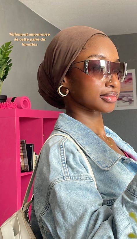 Outfits With Scarf On Head, Updo Scarf Hairstyles, Loose Head Scarf, 4c Hair With Scarf, Headwraps Black Women, Head Wrap Outfits Black Women, Headwrap Outfit Casual Street Styles, Outfits With Hair Scarves, Head Scarf Aesthetic