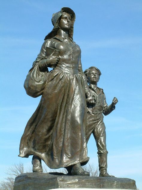 The Pioneer Woman Statue by Bryant Baker in Ponca City, Oklahoma Ponca City Oklahoma, Western Expansion, Woman Statue, Turn To Stone, The Pioneer Woman, American Culture, Bronze Statue, Pioneer Woman, Sculptures & Statues