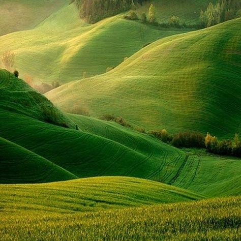 Irish Hills Peace In The Valley, Grassy Hill, Secluded Beach, Green Landscape, Jesus Pictures, Beautiful Places In The World, Rolling Hills, Most Beautiful Places, Outdoor Travel