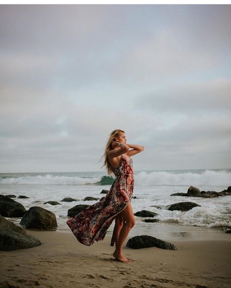 Driftwood Beach Photoshoot, Beach Photoshoot Ideas, Photoshoot Branding, Will O The Wisp, Beach Photo Shoot, Pose Model, Beach Model, Driftwood Beach, Beach Shoot