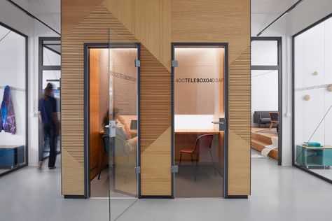 Phone booths Commercial And Office Architecture, Open Space Office, Coworking Office, Office Pods, Office Layout, Phone Booth, Workplace Design, Private Office, Well Lights