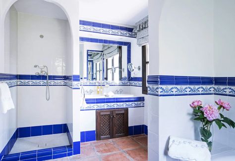 Andalusian Decor, White Bathroom Inspiration, House With A Pool, House In Spain, Bathroom Decor Colors, Spanish House, Bedroom House, Blue Rooms, Blue Tiles