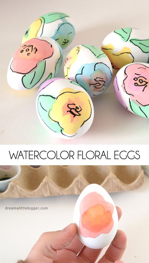 You don't need to be an artist to make these beautiful watercolor floral Easter eggs. Diy – Velikonoce, Unique Easter Eggs, Creative Easter Eggs, Painted Eggs, Easter Egg Dye, Hippity Hoppity, Easter Egg Designs, Easter Egg Painting, Peter Cottontail