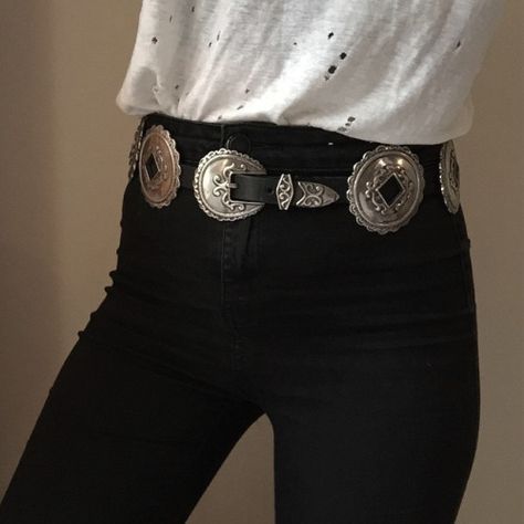 btwlig: ⚡️⚡️⚡️ by stacey.hare http://ift.tt/1HHg0cN (Packing up, shacking up is… Gothic Western, Corp Perfect, Fashion Jeans, Jeans Boyfriend, Looks Style, Belts For Women, Western Fashion, Black Pants, Style Me