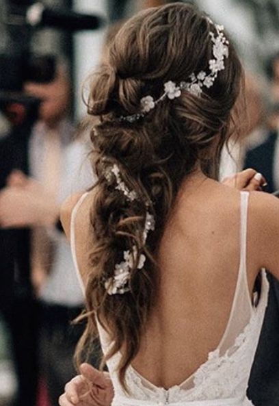 Wedding Black Hair, Fall Bridal Hair, Brunette Bridal Hair, Bride Hair Down, Ciaran Hinds, Bridal Hair Down, Debut Ideas, Fake Wedding, Wedding Braids