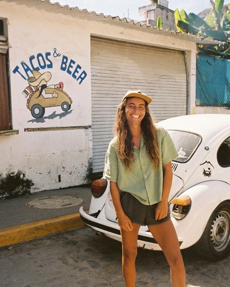 Mexico Tourist Outfit, Louise Maurisset, Road Trip Aesthetic Outfit, Summer Road Trip Outfit, Surf Girl Aesthetic, Beach Outfit Ideas Summer, Granola Fits, Skater Fits, Tourist Outfit