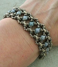 Linda's Crafty Inspirations: Bracelet of the Day: Bluebell - Blue & Silver Super Duo Beads, Beaded Braclets, Seed Bead Tutorials, Duo Beads, Motifs Perler, Bead Board, Beading Patterns Free, Beaded Bracelets Tutorial, Bead Tutorials