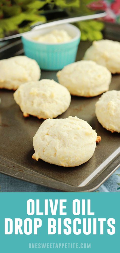 These are the BEST Olive Oil Drop Biscuits! Easy to make and light and fluffy in texture. They are the perfect side to any meal. Drop Biscuits Easy, Oil Biscuits Recipe, Easy Drop Biscuit Recipe, Biscuit Recipe Easy, Olive Oil Biscuits, Drop Biscuit Recipe, Gluten Free Drop Biscuits, Homemade Drop Biscuits, Buttermilk Drop Biscuits