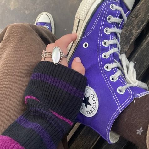 purple converse rings inspo aesthetic Rings Inspo Aesthetic, Purple Converse Aesthetic, Converse Aesthetic Wallpaper, Purple Converse Outfit, Converse Outfit Winter, Converse Ideas, Converse Platforms, Cute Converse Shoes, Converse Aesthetic