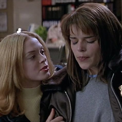 tatum riley & sidney prescott from scream. Scream Tatum And Sidney, Sidney Prescott And Tatum, Sidney And Tatum Scream, Sydney And Tatum Scream, Tatum And Sidney Scream Matching Pfp, Tatum And Sidney Scream, Sidney And Tatum Matching Pfps Scream, Scream 2 Sidney Prescott, Sidney Prescott Fanart