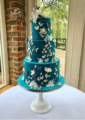 Small Teal Wedding Cake, Teal Blue Wedding Cake, Dark Teal Wedding Cake, Teal Wedding Cake Ideas, Teal Wedding Cakes, Turquoise Wedding Cake, Wedding Cake Dark, Dark Teal Weddings, Teal Wedding Cake