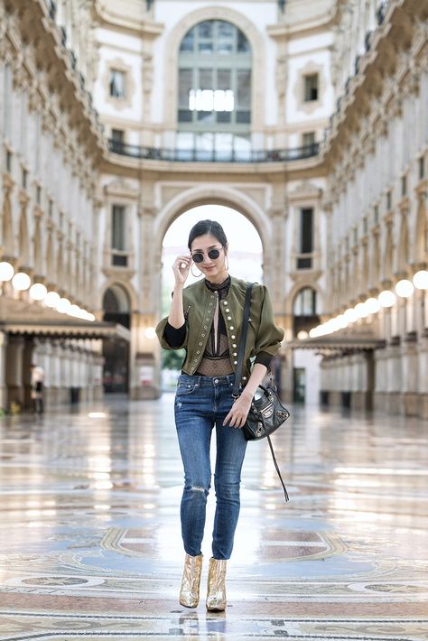 How To Wear Metallic Boots To Every Occasion | Of Leather and Lace - A Fashion & Travel Blog By Tina Lee | Metallic Boots Outfit, Metallic Shoes, outfitoftheday ideas, outfits, outfits fallfashion gold boots, gold shoes, gold shoes outfit | #outfits #outfit #ootd #style #styleblogger #shopmycloset #fallfashion #fashion #outfitideas Gold Booties Outfit, Glitter Shoes Outfit, Metallic Boots Outfit, Gold Shoes Outfit, Cassie Style, Rose Gold Boots, Sequin Trousers, Red Jackets, Outstanding Outfits